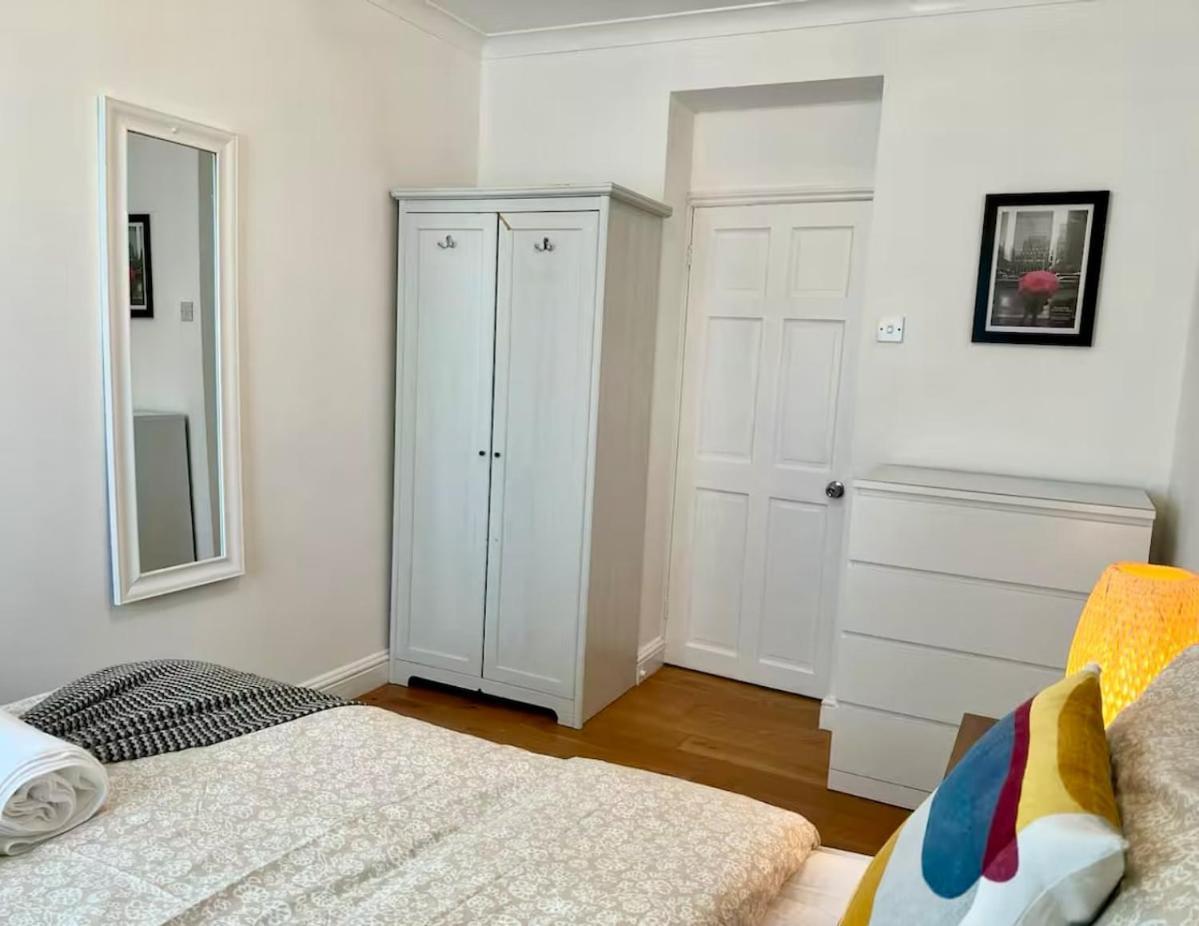 2 Bedroom Flat Bermondsey Tower Bridge Apartment London