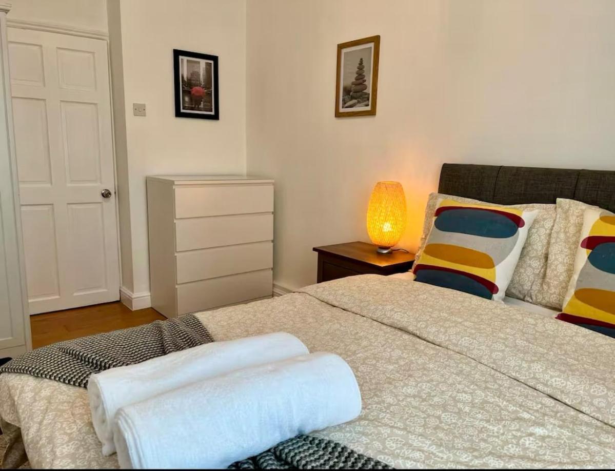 2 Bedroom Flat Bermondsey Tower Bridge Apartment London